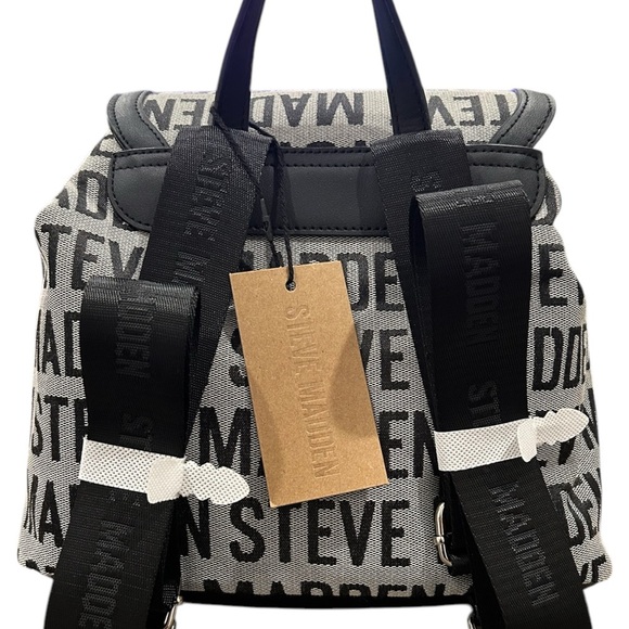 Steve Madden backpack & matching pouch - 2pc Retail $98 - Picture 5 of 9